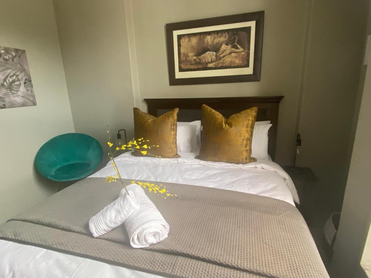 Lovely Rosebank 1-Bedroom Condo With Pool & Cinema Johannesburg Ngoại thất bức ảnh